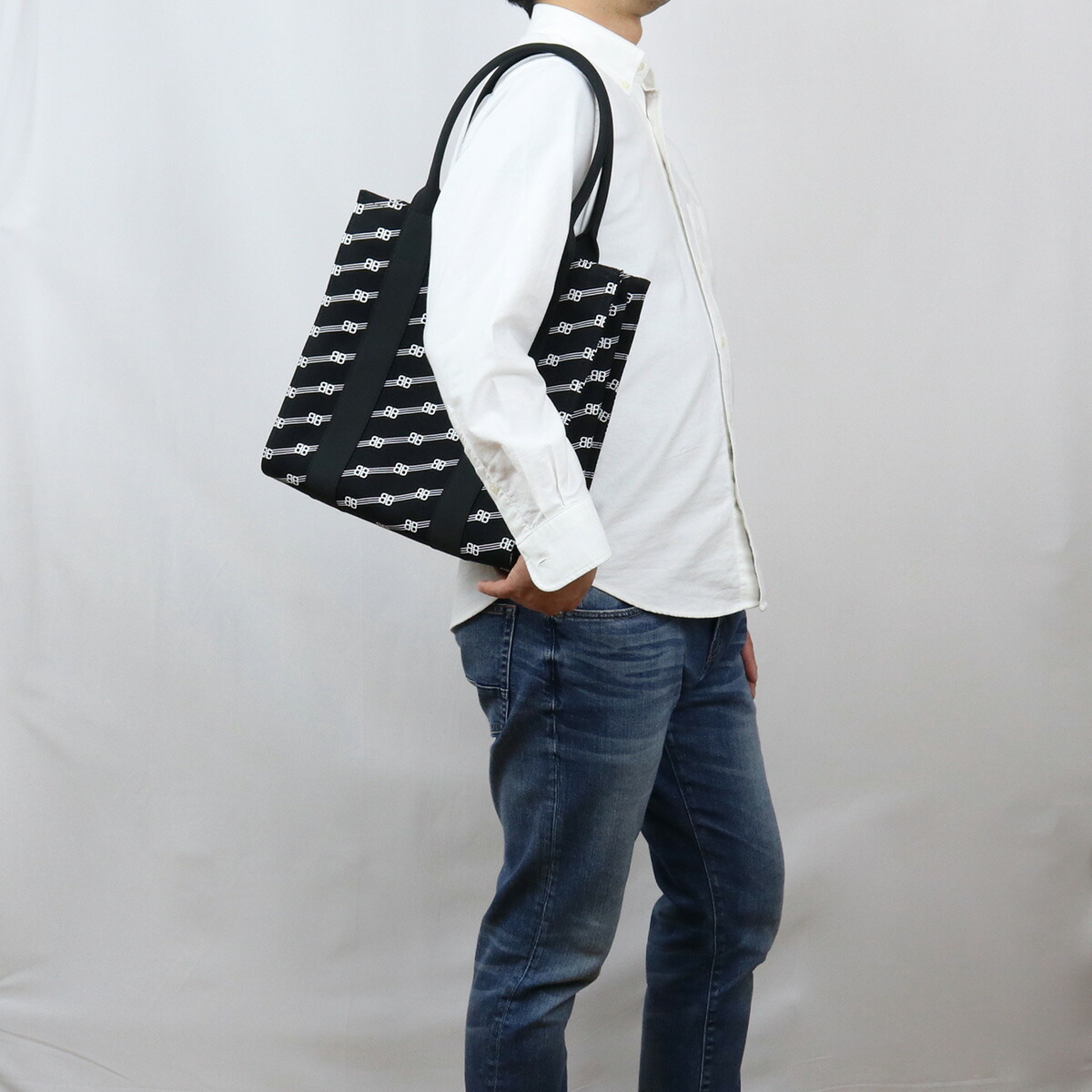 ブランド品卸 バレンシアガ Balenciaga トートバッグ ロゴ 68 Kmzk3 1090 ブラック Bos 09 Bag 01 メンズ ブランド品卸 バレンシアガ Balenciaga トートバッグ ロゴ 68 Kmzk3 1090 ブラック Bos 09 Bag 01 メンズ