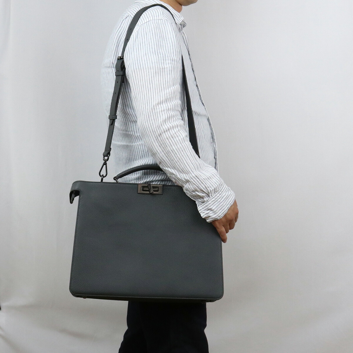 最大40 Offクーポン フェンディ Fendi ハンドバッグ ブランド トートバッグ メンズ 7va529 Agqi F0d5a ピーカブー Peek A Boo ブラック Bag 01 Fucoa Cl