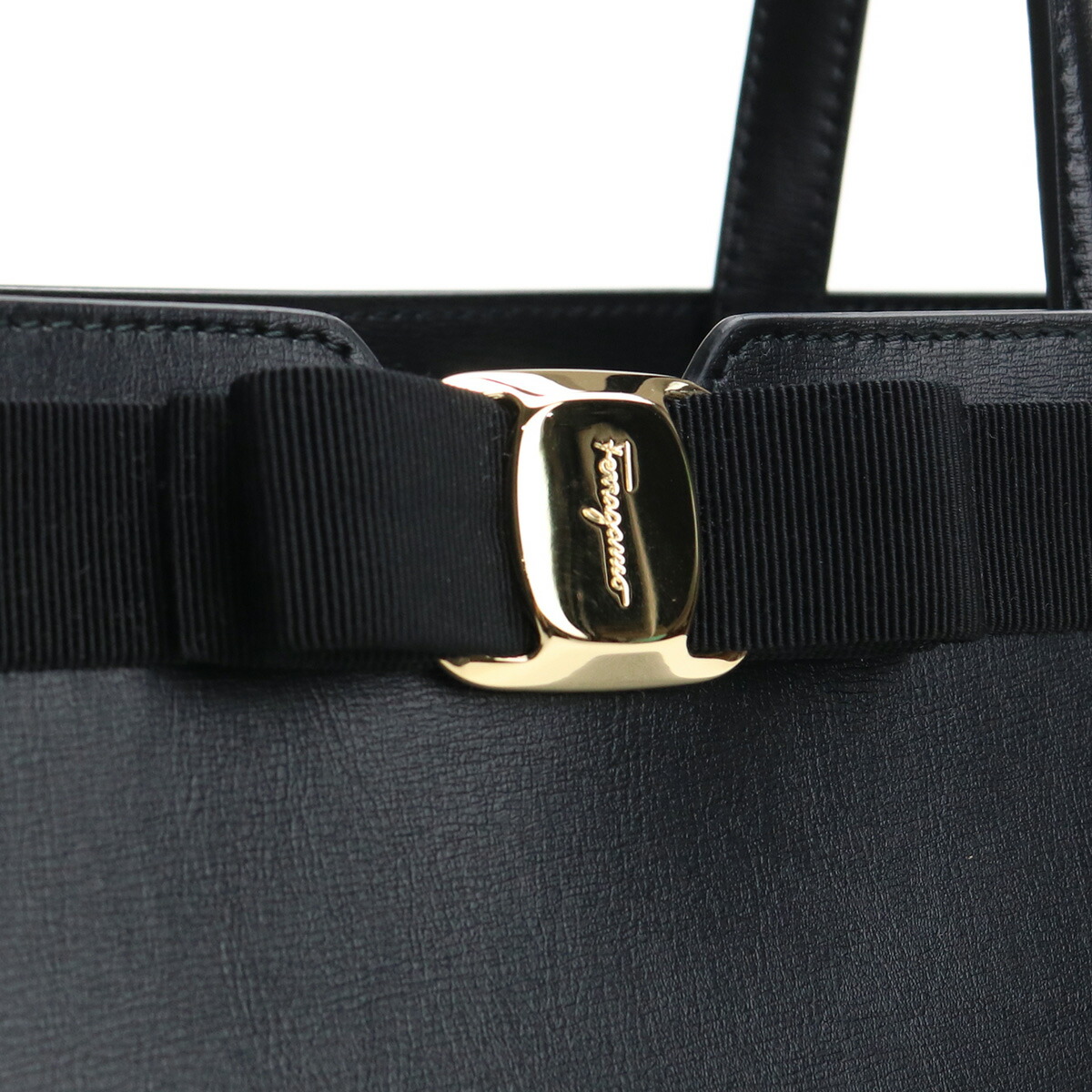 ブランド品卸 / フェラガモ FERRAGAMO トートバッグ VARA ヴァラ 21 ...