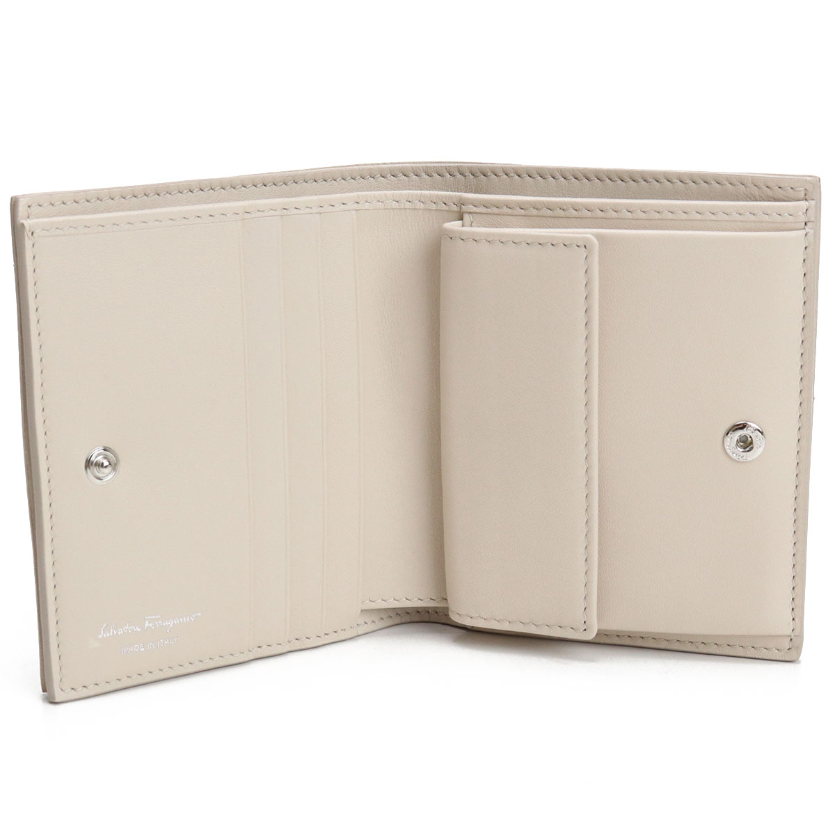 Michael Kors Greenwich Medallion Envelope Trifold Wallet