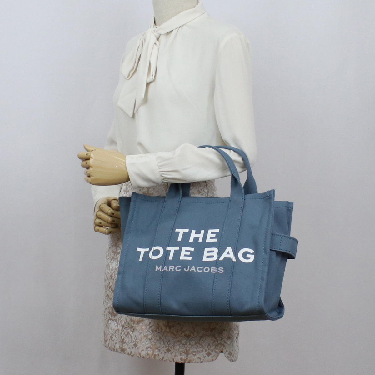 MARC JACOBS マークジェイコブス SMALL TRAVELER TOTE M0016161 トートバッグ HARBOR BLUE ブルー系 レディース