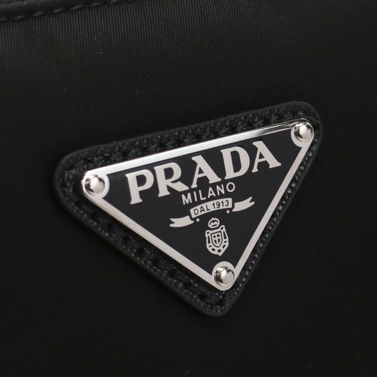 高級 PRADA ショルダーバッグ ラムスキン ゴールド金具 ロゴ刻印 濃紺-